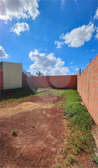 Casa à venda com 3 quartos, sendo 2 suítes, em Jardim Nova Ponta Porã, Ponta Porã - MS