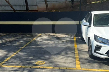 Apartamento com 48m², 2 dormitórios, 1 vaga de garagem, à venda em Itaquera.