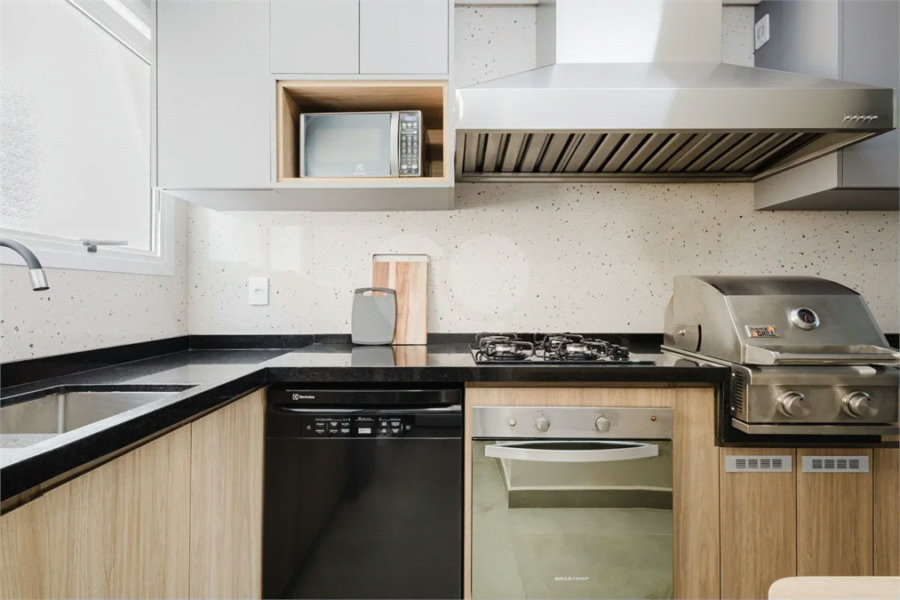 Apartamento à venda com 3 quartos, sendo 1 suíte, em Riviera de São Lourenço, Bertioga, SP