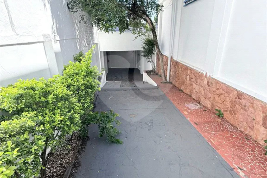 Prédio Comercial de Alto Padrão em Localização Nobre
