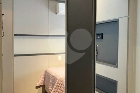 Apartamento de 224m² com 4 dormitórios, 3 suítes, 4 vagas de garagem e deposito