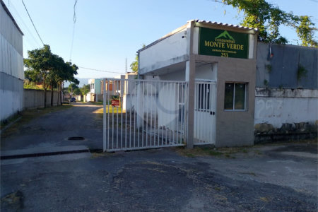 Vendo 2 Terrenos dentro de Condominio fechado proximo a cachamorra.