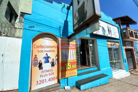 Salão comercial com 206,00 m² .