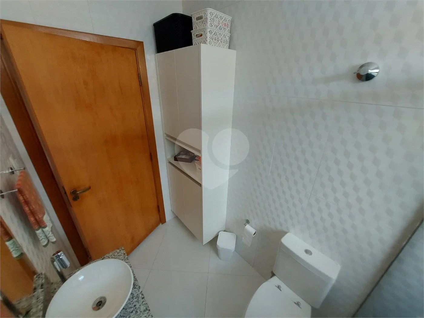 CASA TÉRREA À VENDA NA MOOCA - COM PORTEIRA FECHADA.