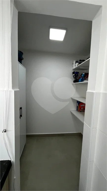 Apartamento à venda na Vila Mariana, reformado 2 dormitórios com 64m² Aceita e estuda Permuta.
