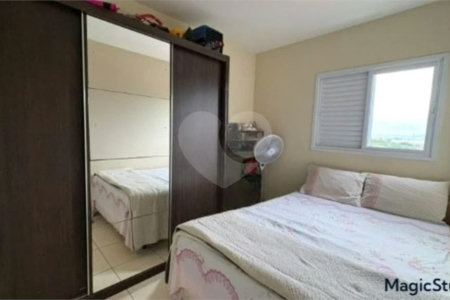 Apartamento com 50m², 2 dormitórios, 2 vagas, disponível para venda e locação, no bairro Água Chata, em Guarulhos.