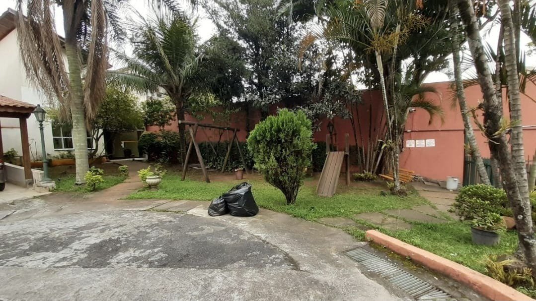 Sobrado espaçoso e completo em condomínio fechado no Bonfiglioli!