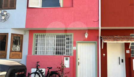 Casa de Vila à venda com 3 quartos, sendo 1 suíte,  no condomínio Ministro Luiz Gallotti, São Paulo - SP