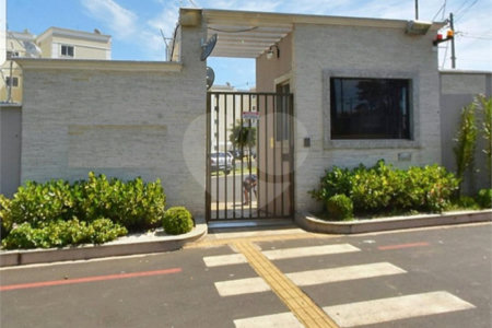 Apartamento com 2 dormitórios.