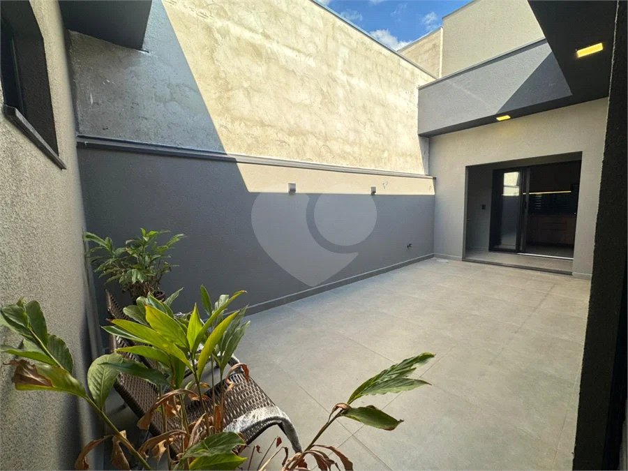 Casa Moderna / Jardim Residencial Nova Veneza