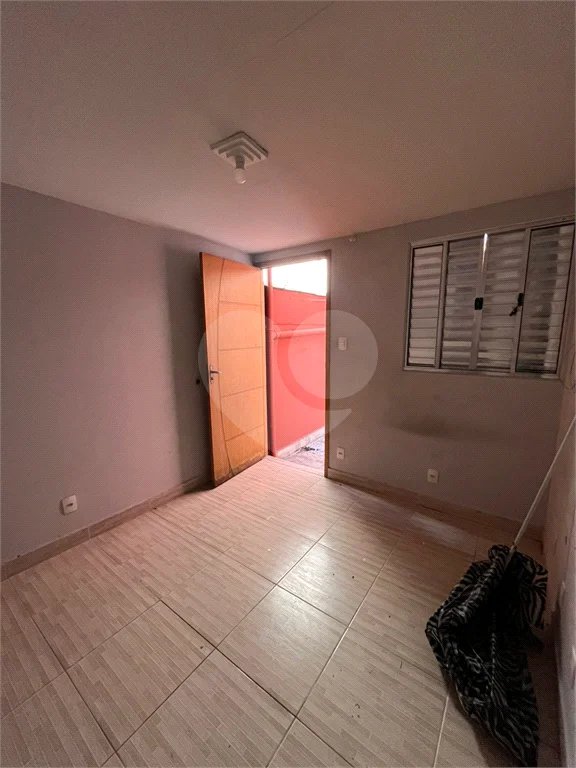 Casa com 125m², 2 dormitórios, 1 vaga, à venda na Vila Harmonia em Guarulhos.