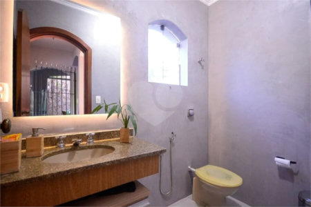 Casa com 4 Dormitórios sendo 1 suíte, com 3 Vagas