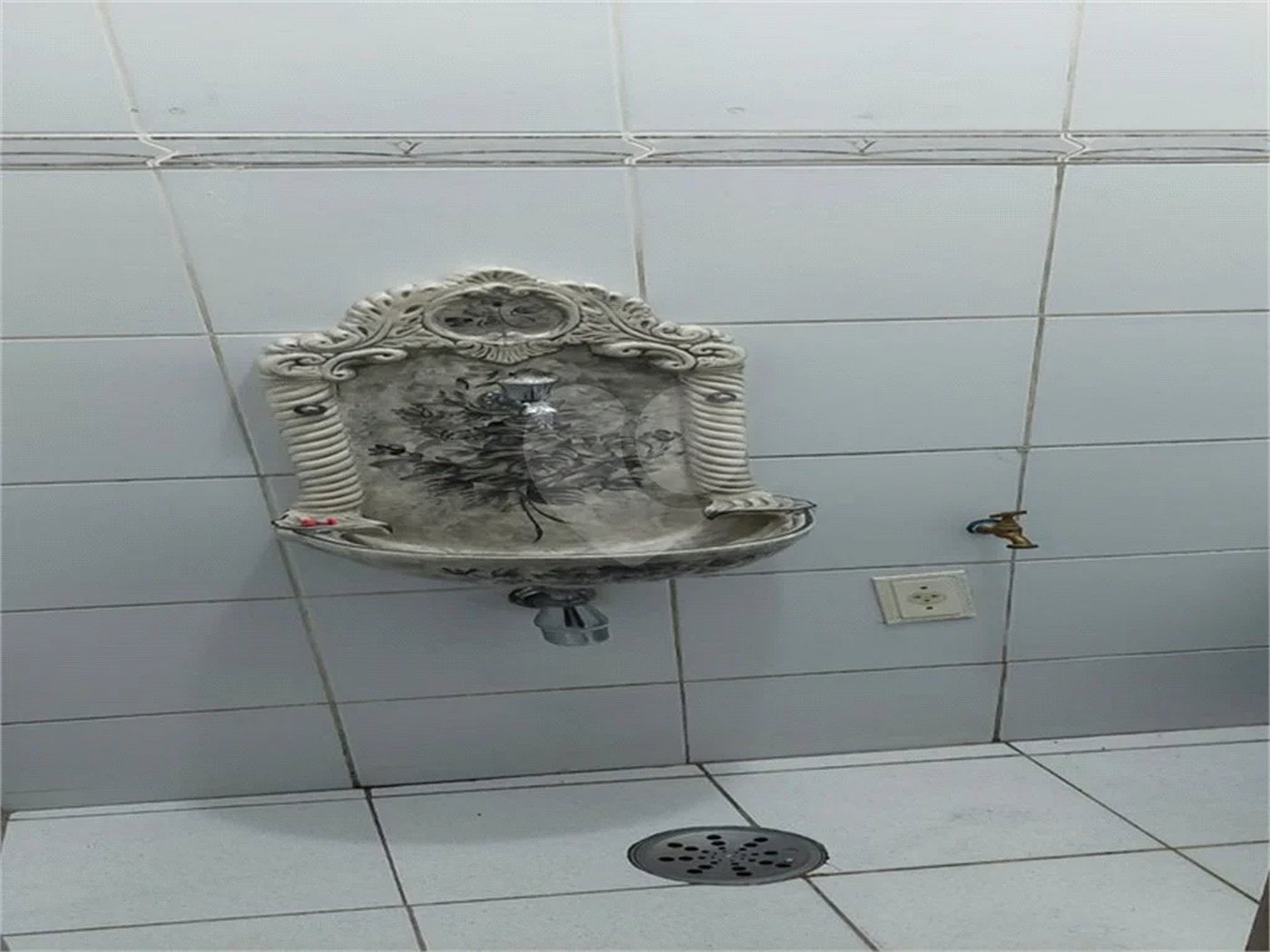 Casa com dois pavimentos na Barra Funda: