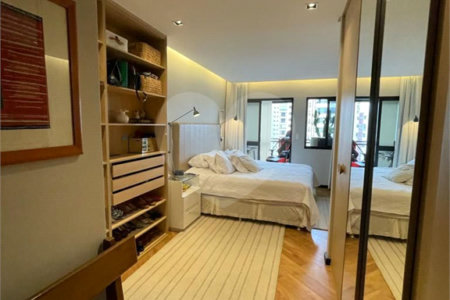 APARTAMENTO DUPLEX A VENDA VILA ADYANA, 200m2 4 DORMITORIOS 3 SENDO SUÍTE, 4 VAGAS DE GARAGEM, SJC/S