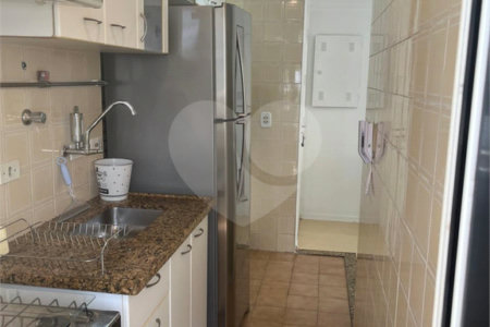 á venda Excelente Apto Mobiliado na Barra Funda - 1 Quarto e Sacada - Aceita Permuta