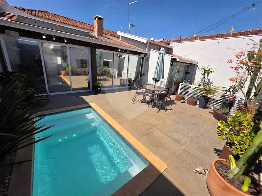 Casa térrea 3 dormitórios com piscina e área Gourmet à venda São Carlos