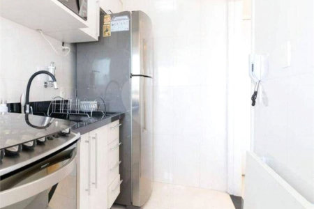 Apartamento Condominio Clube em Pinheiros com 90 m² Útil com 3 dormitórios sendo 1 suíte com 1 Vagas