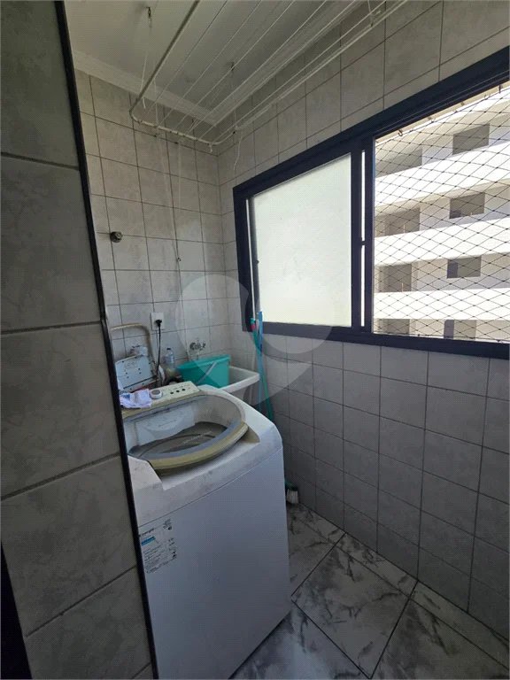 Belíssimo apartamento recém reformado na Praia Grande.