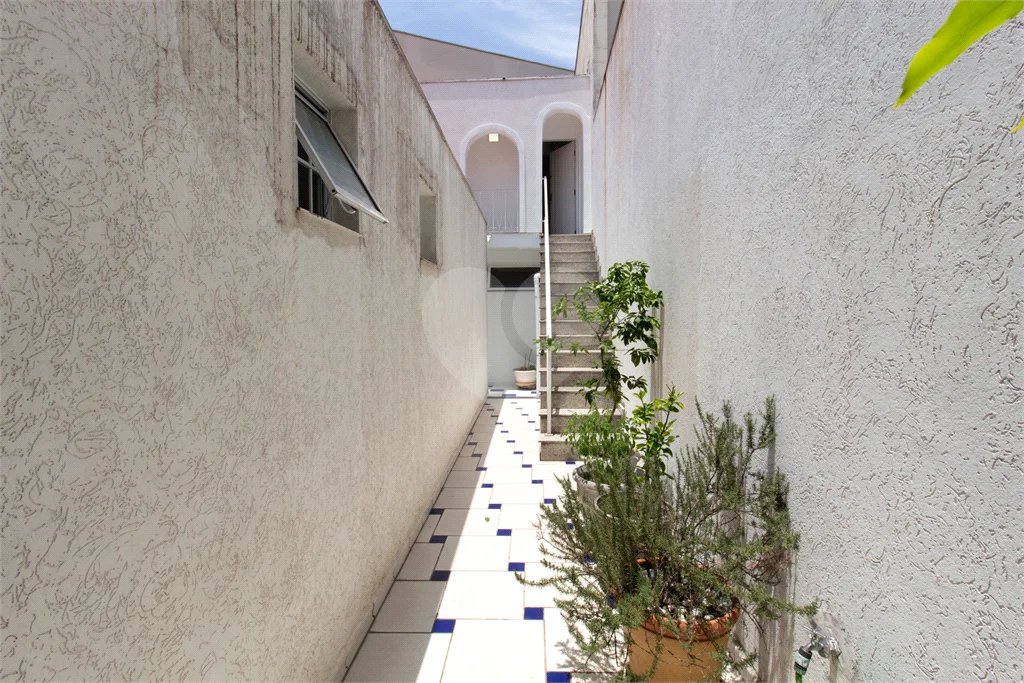 Casa Térrea a VENDA na Vila Bertioga com 3 suítes 3 vagas