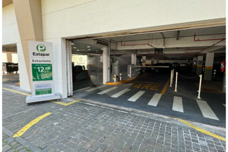 Conjunto comercial com 223,38 m² à venda na Vila Carrão
