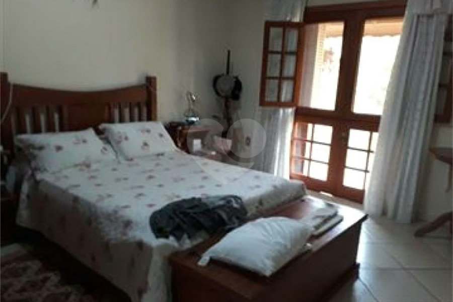 Casa à venda com 3 suítes em Estância Santa Maria do Laranjal, Atibaia, SP