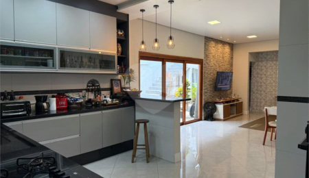 Casa à venda com 3 quartos, sendo 1 suíte,  em Jardim Modelo, São Paulo, SP