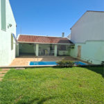 Indaiatuba- Jardim Feres - Terreno murado com 280 ms , sendo 10,00 de frente - terreno com piscina , paisagismo, churrasqueira, varanda, garagem,- R$ 600.000,00, podendo agregar a casa ao lado de sua propriedade, no valor de R$ 1.100.000,00 - aceita permuta com apartamento de 2 dorms, região central