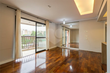 Apartamento para alugar com 3 quartos, sendo 1 suíte, em Chácara Santo Antônio, São Paulo, SP