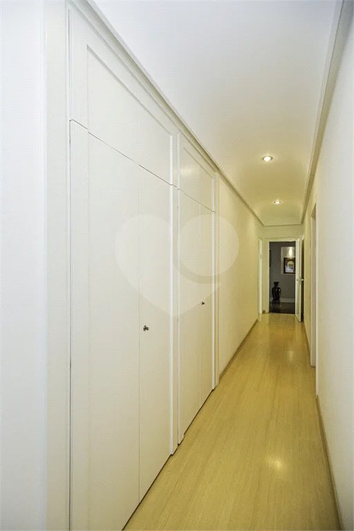 Apartamento á venda em Higienópolis com 212m² 3 dormitórios 1 suíte 2 vagas