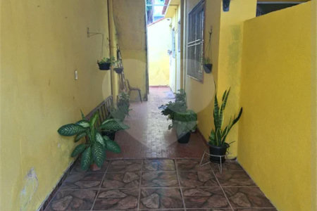 CASA Á VENDA EM SANTÍSSIMO ,ESTRADA DA POSSE ..