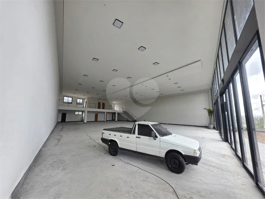 Prédio Comercial para Locação no Jardim Santo Antônio em Valinhos/SP