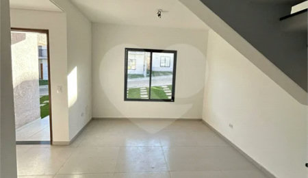 Casa à venda com 3 quartos, sendo 1 suíte, no condomínio Marselha VI, São Roque - SP