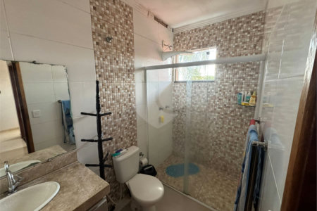 Sobrado á venda com Edícula, no Jardim Embaré, em São Carlos-SP.