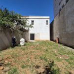 Sobrado á venda localizado no centro.