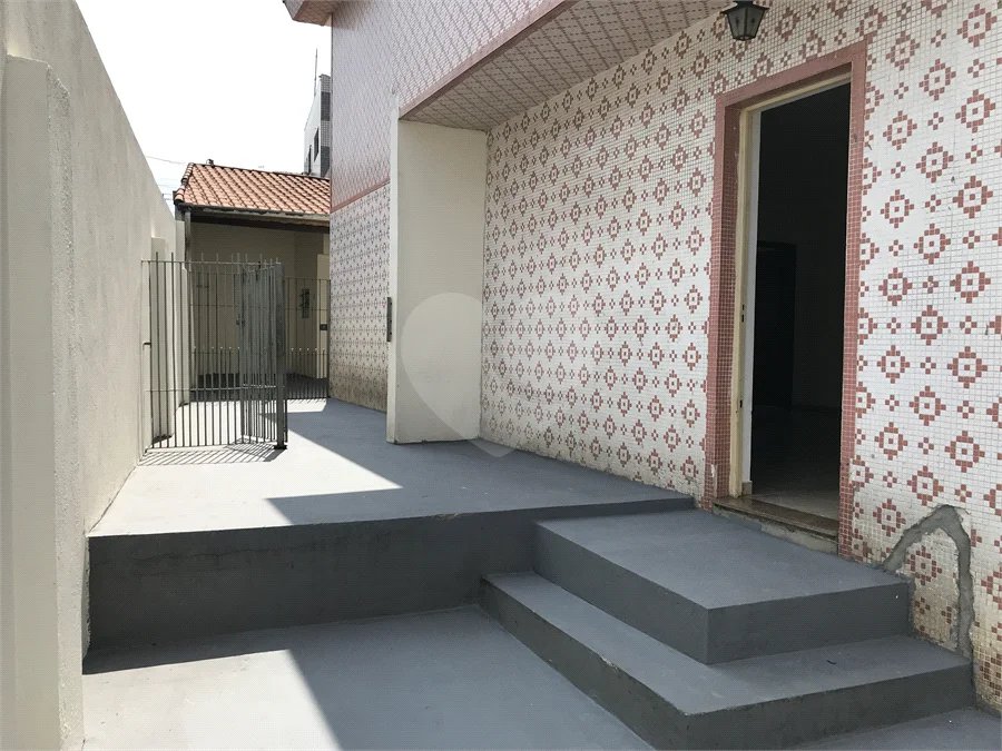 Sobrado à venda com 3 quartos em Vila Nivi, São Paulo, SP