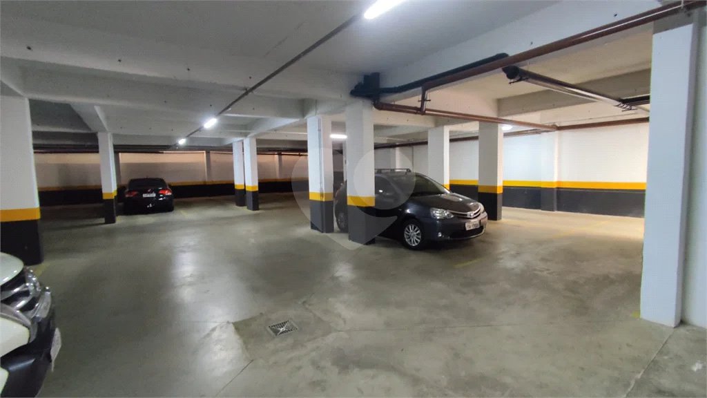 Vende-se apartamento no Edifício Residencial Flor do Ipê