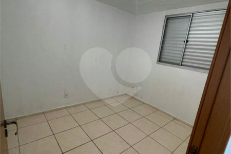 Apartamento no Condomínio Monte Everest.