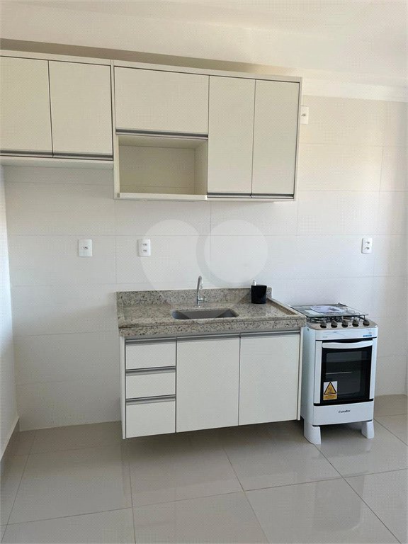 Apartamento com 02 Dormitórios á venda, em Araraquara-SP.