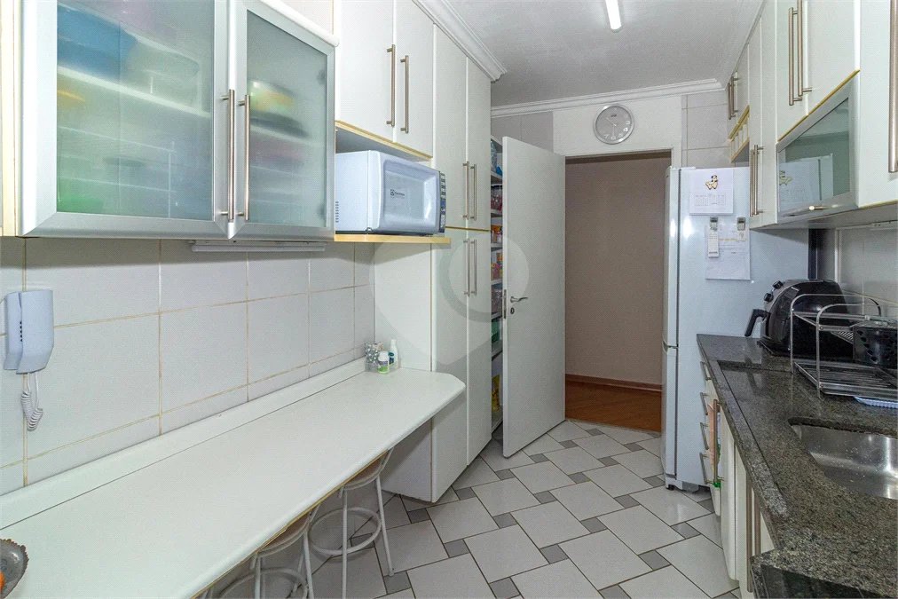 Apartamento à venda com 3 quartos, sendo 1 suíte, em Jardim Marajoara, São Paulo, SP