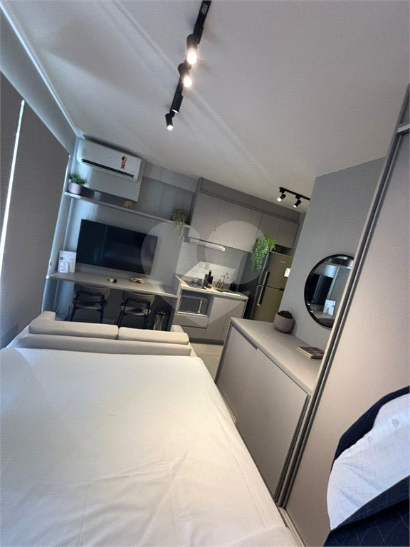 Studio mobiliado em andar alto com lazer completo em Indianópolis
