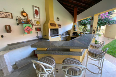 Casa térrea no Condomínio Parque Faber I