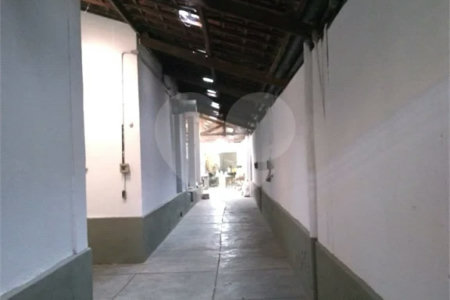 Imóvel Comercial com 6 Quartos e 2 banheiros à Venda, 445 m²