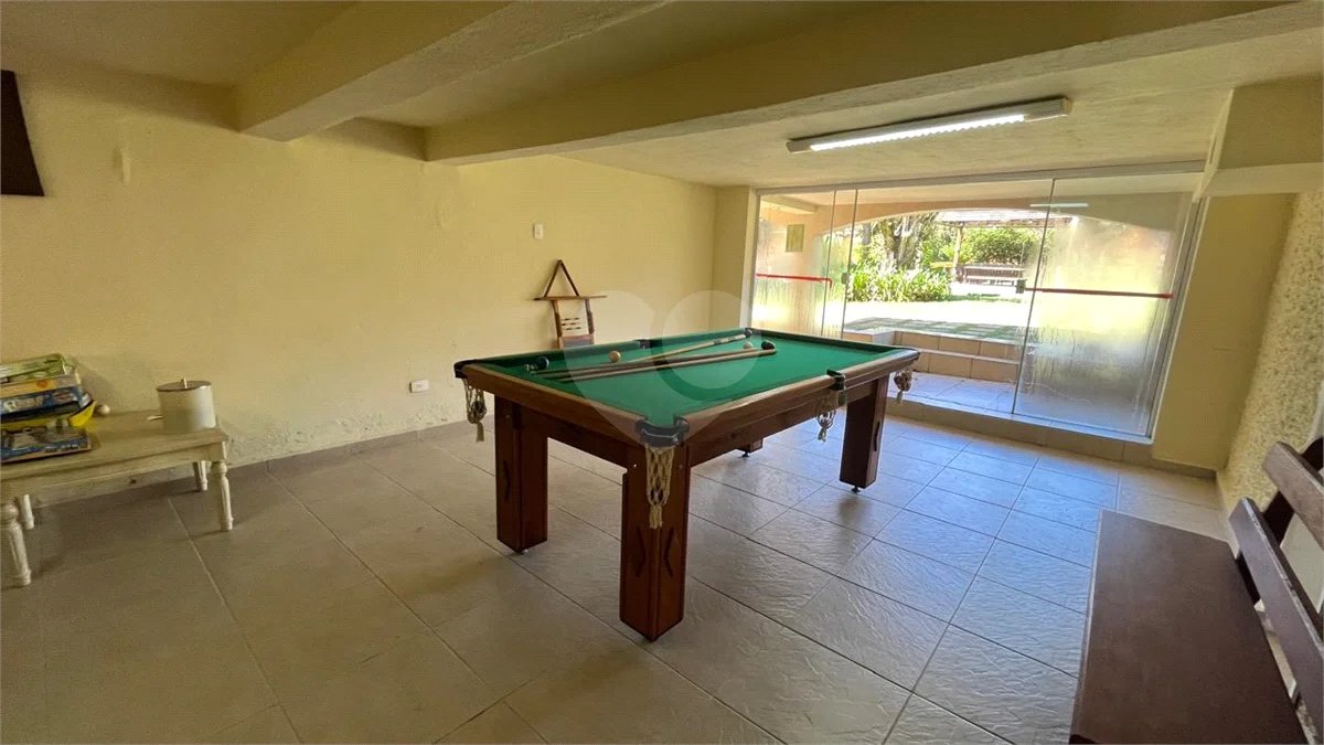Residência térrea com 05 dormitorios, sendo 03 suítes, piscina e vagas para autos em Atibaia sp