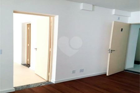 Apartamento em excelente localização na Av. Ipiranga Centro de São Paulo