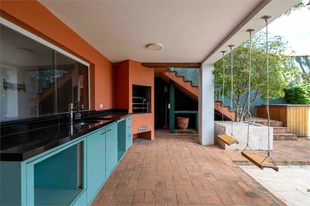 Casa à venda com 6 quartos, sendo 4 suítes,  em Morumbi, São Paulo, SP