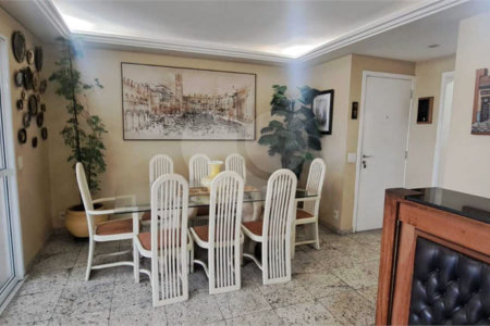 Apartamento à Venda no Campo Belo com 123m², 2 Suítes, Churrasqueira e 2 Vagas
