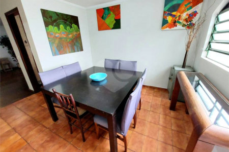 Casa de 145m2 à venda com 6 dormitórios e 3 vagas no Morumbi