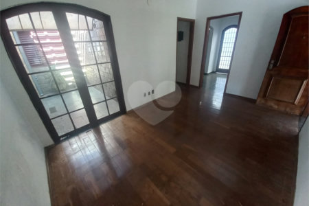 Casa térrea para venda ou locação no Parque Estancia Suíça.