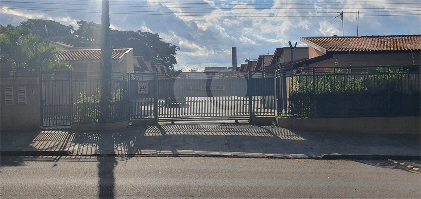 Casa térrea para locação e venda no Condomínio Mont Carlo I
