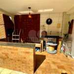 Casa com Piscina e Churrasqueira | 2 Suítes | Edícula | 3 Vagas | 275m²